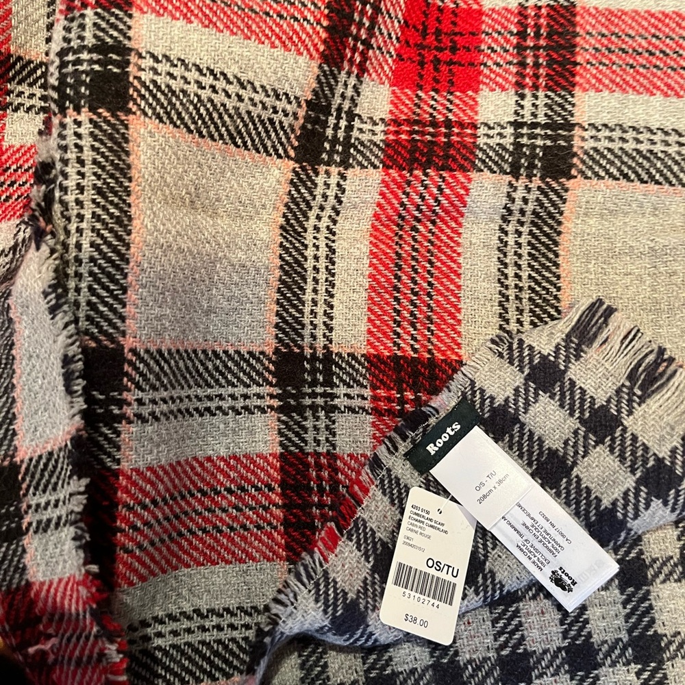 NWT roots scarf